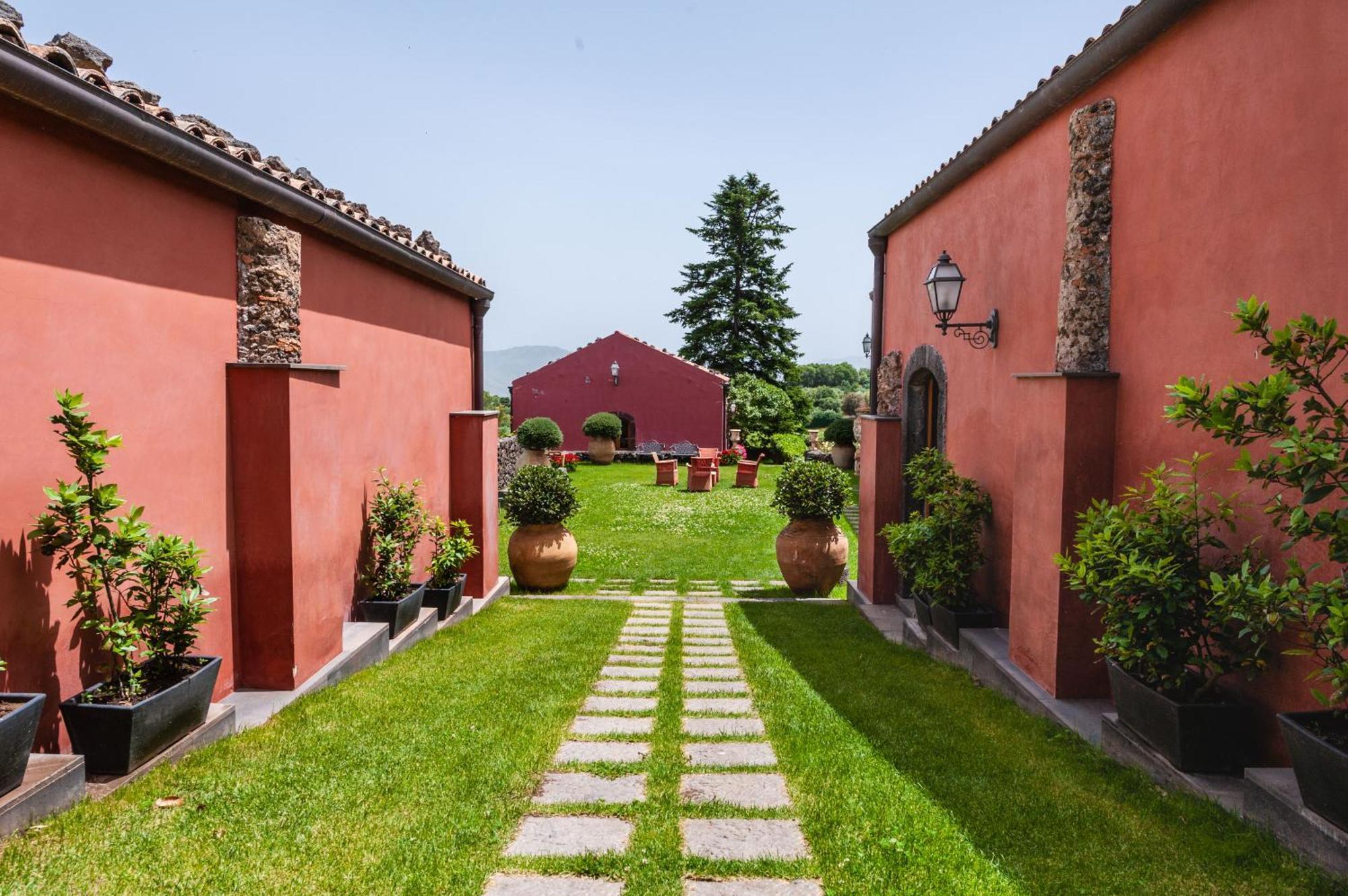 Terrazze Dell'Etna - Country Rooms And Apartments ランダッツォ エクステリア 写真
